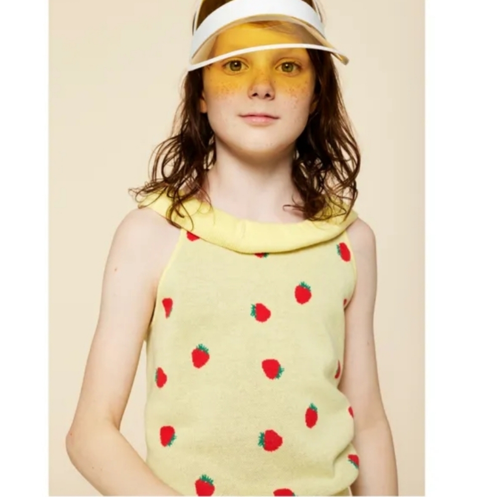A MONDAY IN COPENHAGEN Maille Daisy Strawberry Print Top Size 8